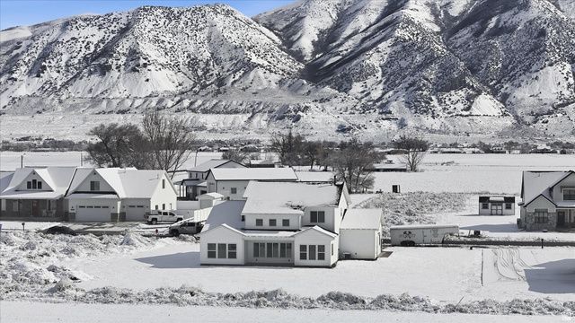 10345 N VISTA LN, Elwood, UT 84337