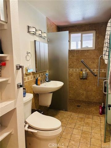 2631 W Cerritos, Anaheim, CA 92804