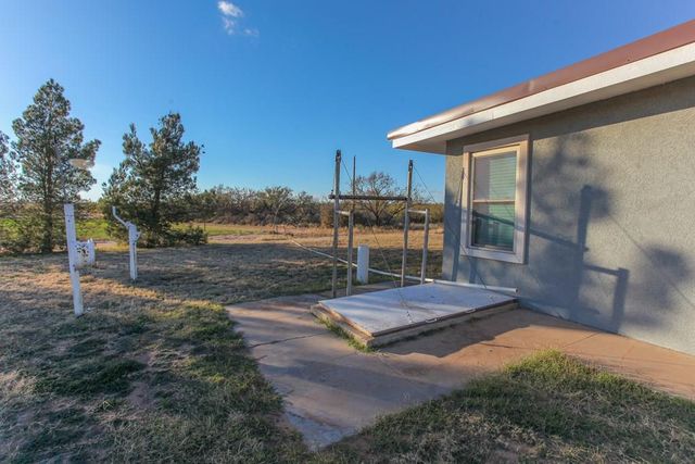 1100 N Snyder Field Rd, Coahoma, TX 79511