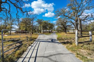 142 Lost Springs, Floresville, TX 78114