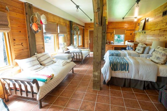 1056 County Road 297 Circle, Sargent, TX 77414