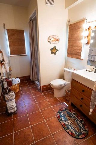 1056 County Road 297 Circle, Sargent, TX 77414