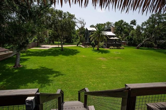 1056 County Road 297 Circle, Sargent, TX 77414