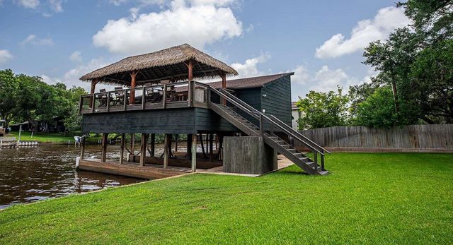 1056 County Road 297 Circle, Sargent, TX 77414
