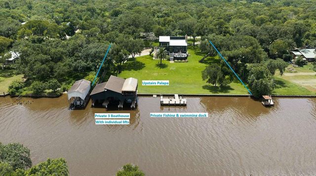 1056 County Road 297 Circle, Sargent, TX 77414