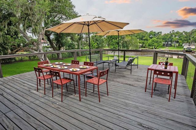 1056 County Road 297 Circle, Sargent, TX 77414