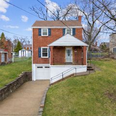 1581 Greencrest Dr, Brookline, PA 15226