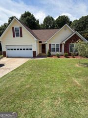 6379 Magnetic Point 134, Flowery Branch, GA 30542