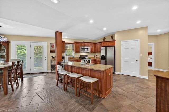 1102 Bear Creek Lane, Pinnacle, NC 27043