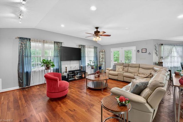 1102 Bear Creek Lane, Pinnacle, NC 27043