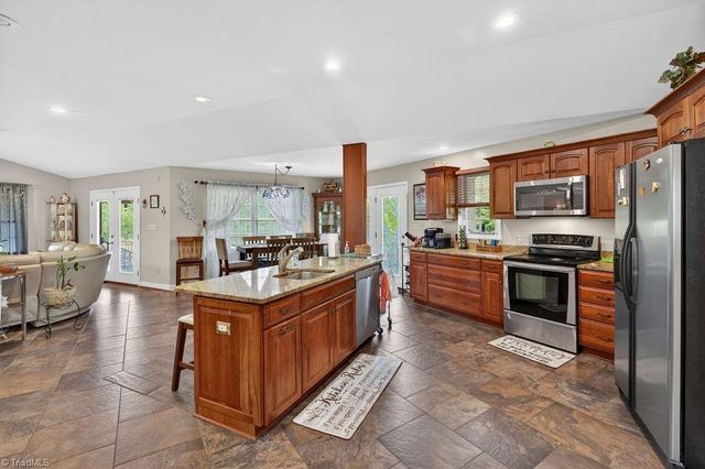 1102 Bear Creek Lane, Pinnacle, NC 27043