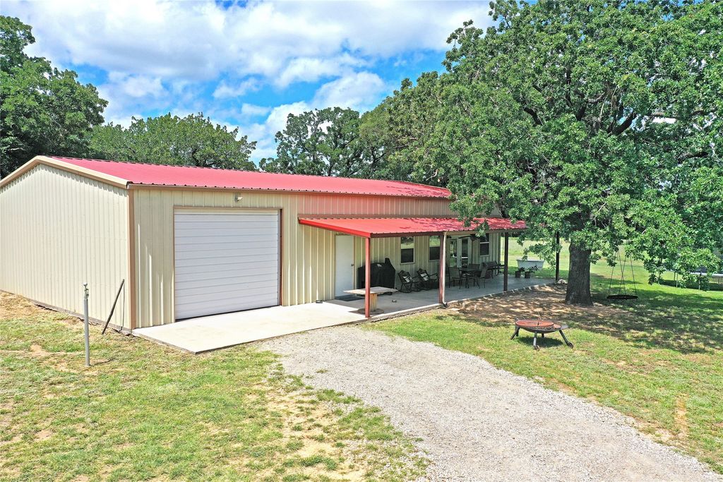 5595 Shawver Road, Jacksboro, TX 76458