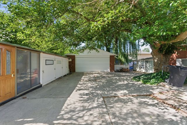 6302 WESTRIDGE ST, Murray, UT 84107