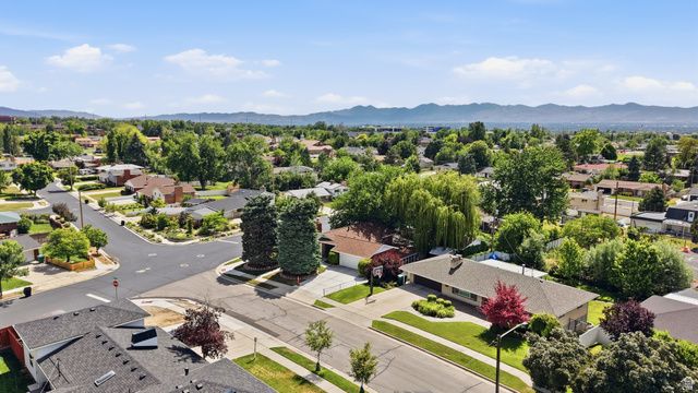6302 WESTRIDGE ST, Murray, UT 84107