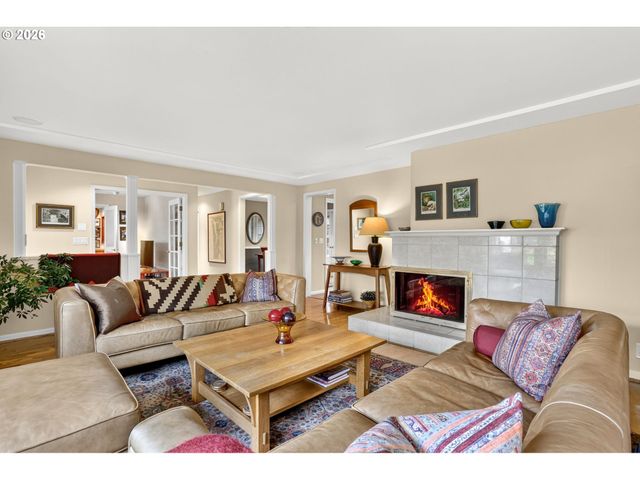 5900 BUENA VISTA Dr, Vancouver, WA 98661