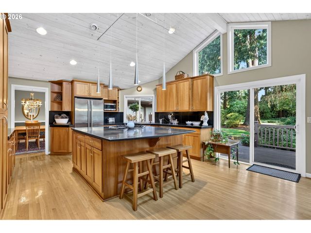 5900 BUENA VISTA Dr, Vancouver, WA 98661