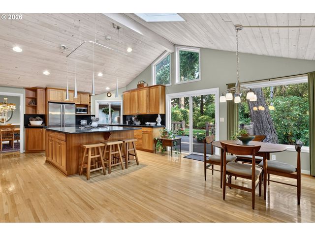 5900 BUENA VISTA Dr, Vancouver, WA 98661