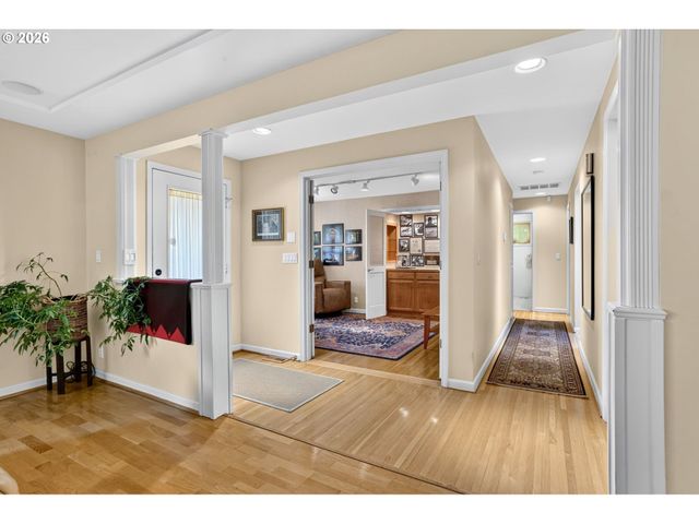 5900 BUENA VISTA Dr, Vancouver, WA 98661