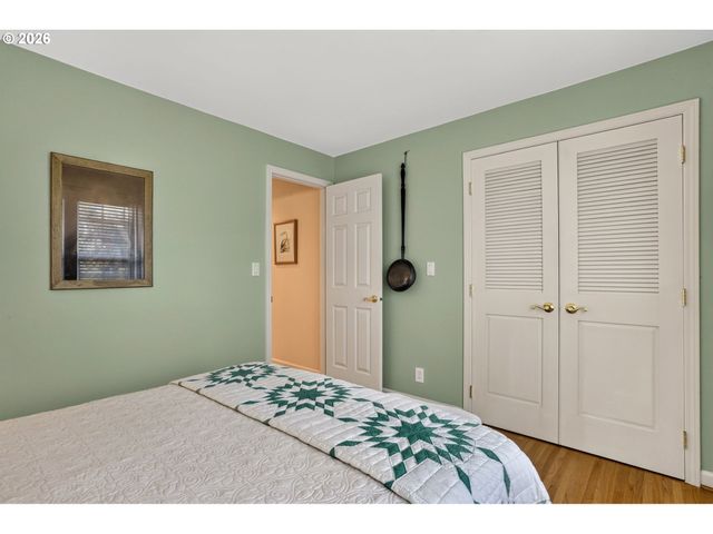 5900 BUENA VISTA Dr, Vancouver, WA 98661