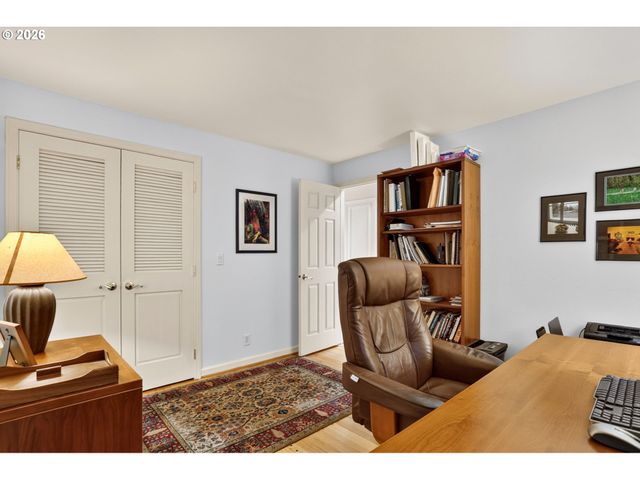5900 BUENA VISTA Dr, Vancouver, WA 98661