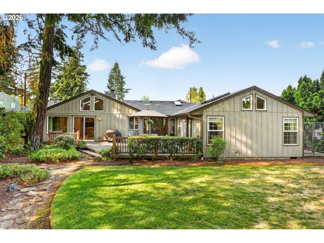 5900 BUENA VISTA Dr, Vancouver, WA 98661