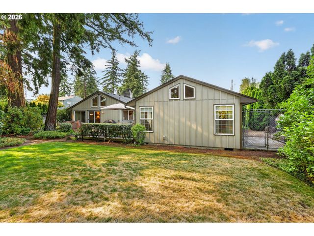 5900 BUENA VISTA Dr, Vancouver, WA 98661
