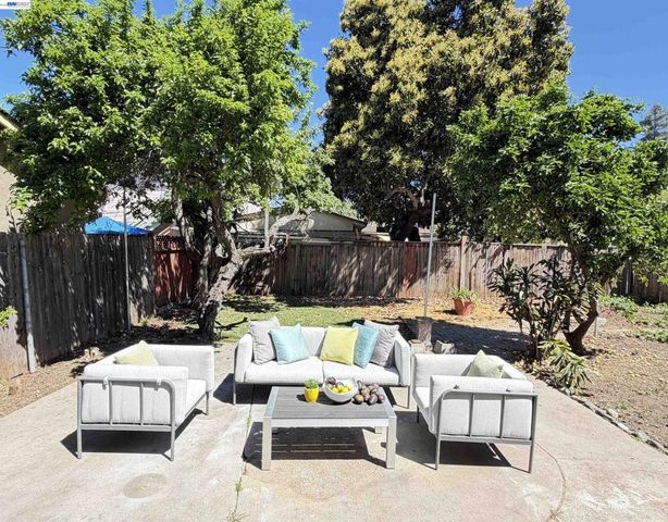 22354 Western Blvd, Hayward, CA 94541