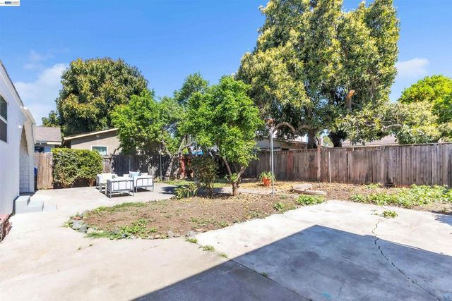 22354 Western Blvd, Hayward, CA 94541