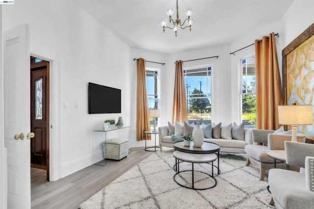 22354 Western Blvd, Hayward, CA 94541