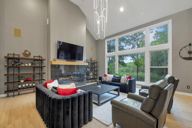 2919 SHELTER CREEK COURT, Green Bay, WI 54313