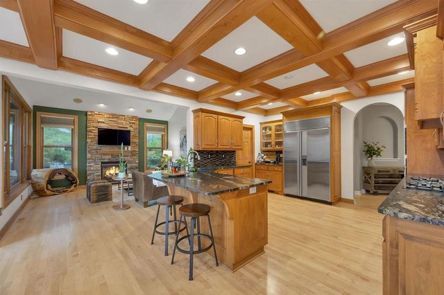 2919 SHELTER CREEK COURT, Green Bay, WI 54313