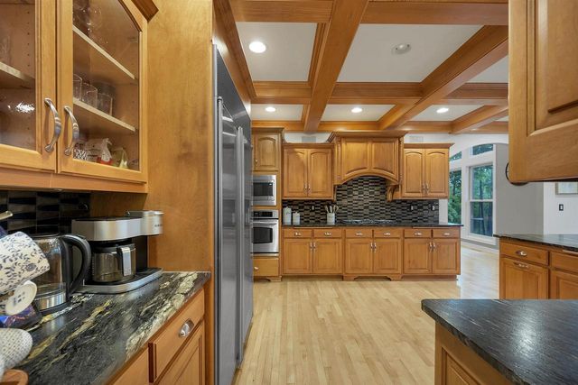 2919 SHELTER CREEK COURT, Green Bay, WI 54313