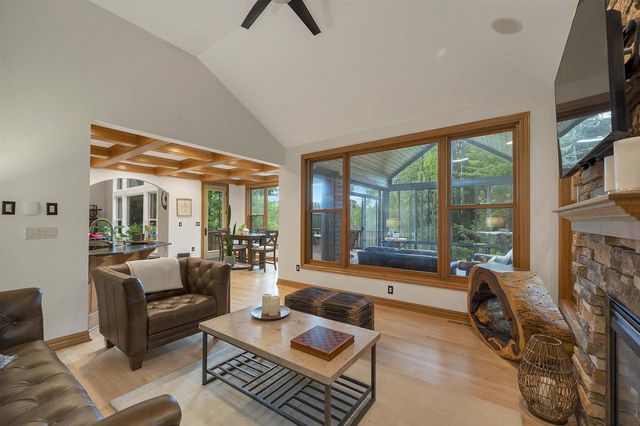 2919 SHELTER CREEK COURT, Green Bay, WI 54313