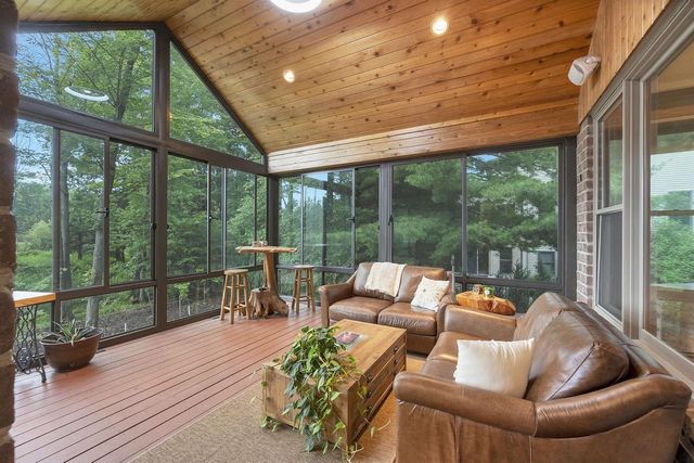 2919 SHELTER CREEK COURT, Green Bay, WI 54313