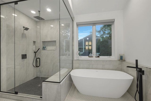 2919 SHELTER CREEK COURT, Green Bay, WI 54313