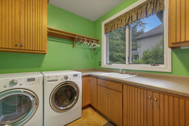 2919 SHELTER CREEK COURT, Green Bay, WI 54313