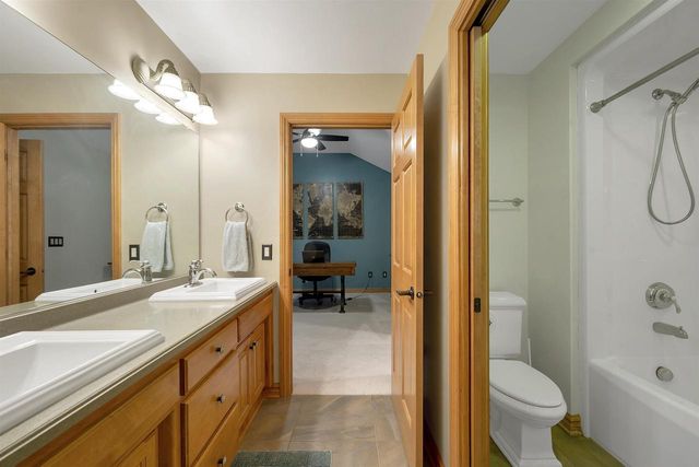 2919 SHELTER CREEK COURT, Green Bay, WI 54313