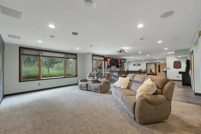 2919 SHELTER CREEK COURT, Green Bay, WI 54313
