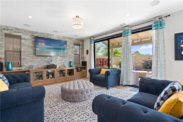 109 Sabiosa, Irvine, CA 92618