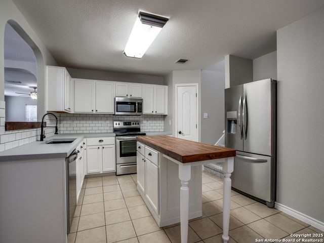 10315 Crystal, Universal City, TX 78148