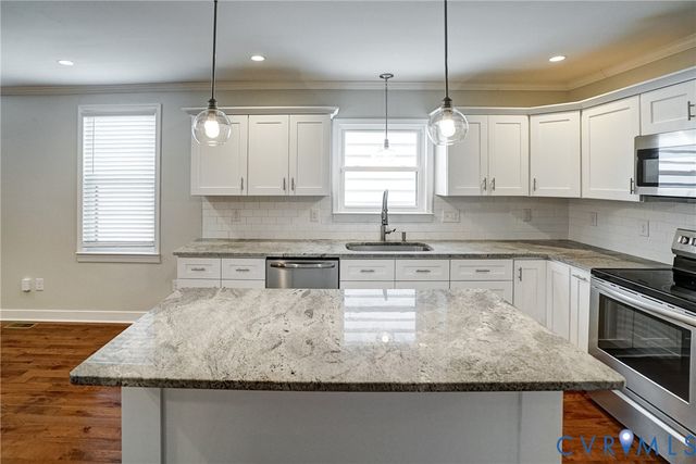 2320 R St, Richmond, VA 23223