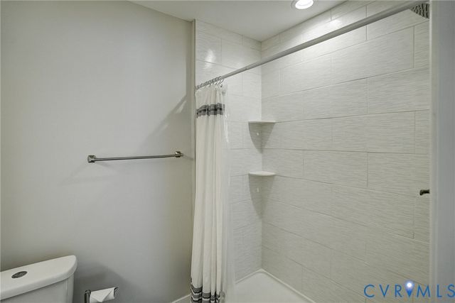 2320 R St, Richmond, VA 23223