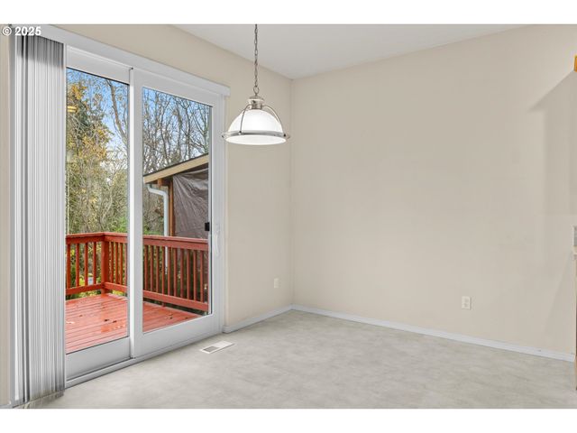 6341 Se KENSINGTON St, Hillsboro, OR 97123