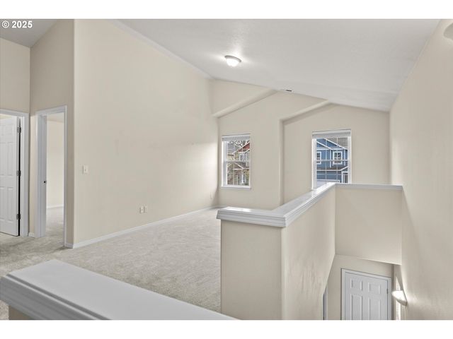 6341 Se KENSINGTON St, Hillsboro, OR 97123