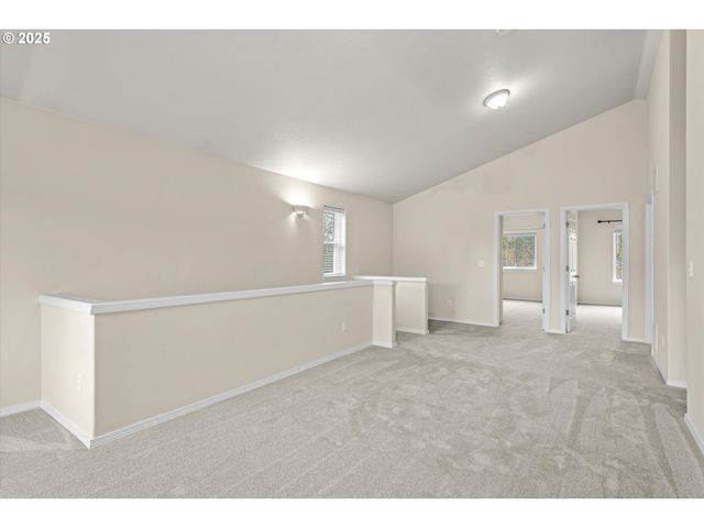 6341 Se KENSINGTON St, Hillsboro, OR 97123