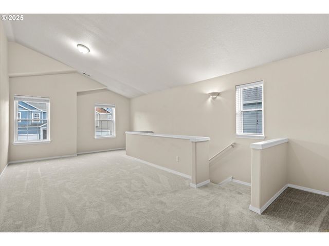 6341 Se KENSINGTON St, Hillsboro, OR 97123