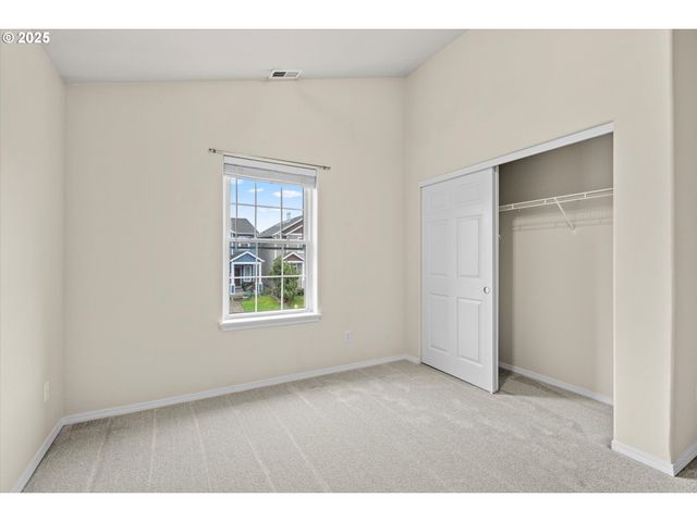 6341 Se KENSINGTON St, Hillsboro, OR 97123