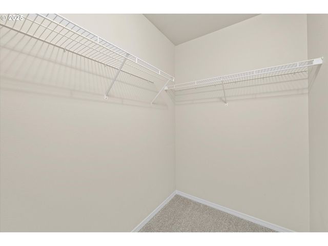 6341 Se KENSINGTON St, Hillsboro, OR 97123