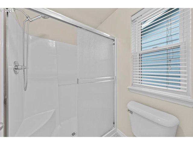 6341 Se KENSINGTON St, Hillsboro, OR 97123