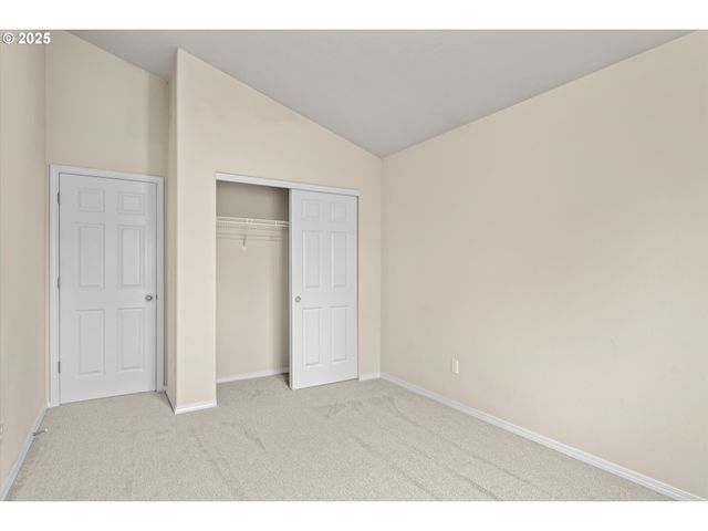 6341 Se KENSINGTON St, Hillsboro, OR 97123